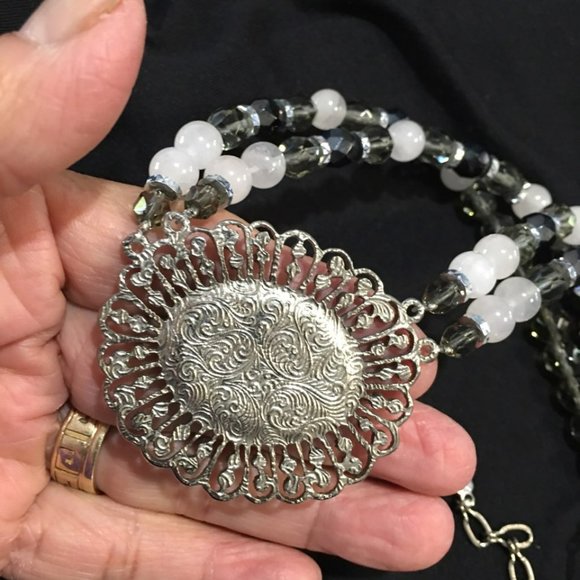 1923 jewelry necklace - Picture 2 of 4